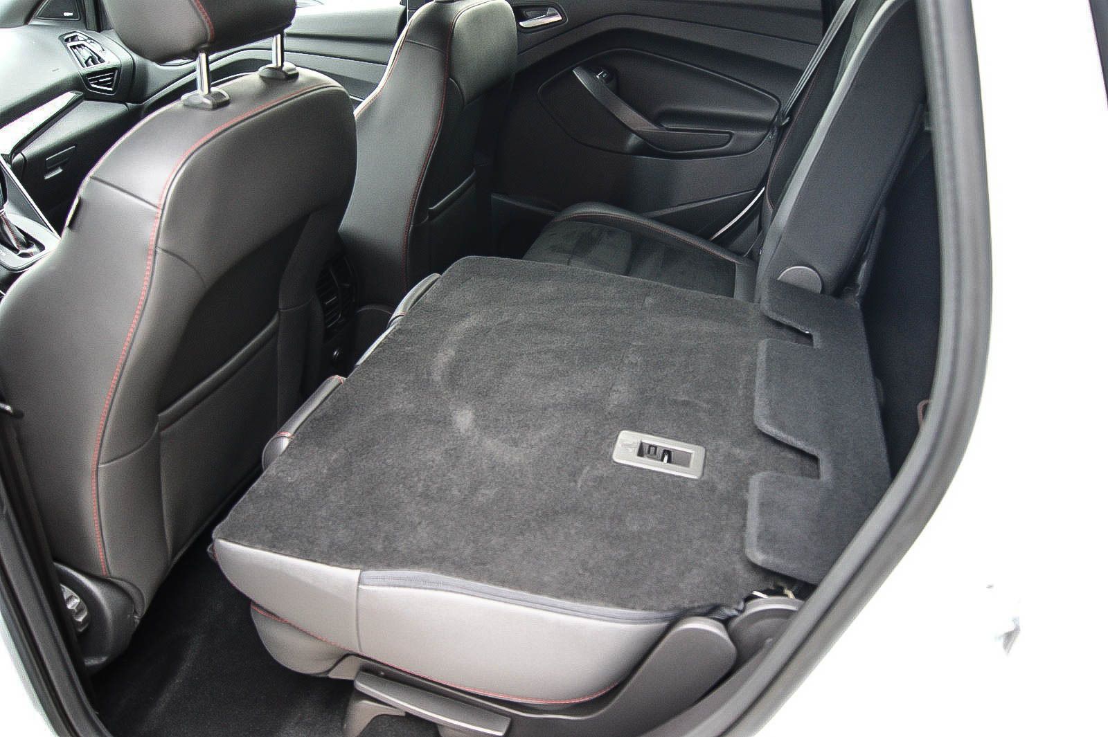 Fahrzeugabbildung Ford Kuga 15 EcoBoost 4x4 Auto ST-Line 1.HAND