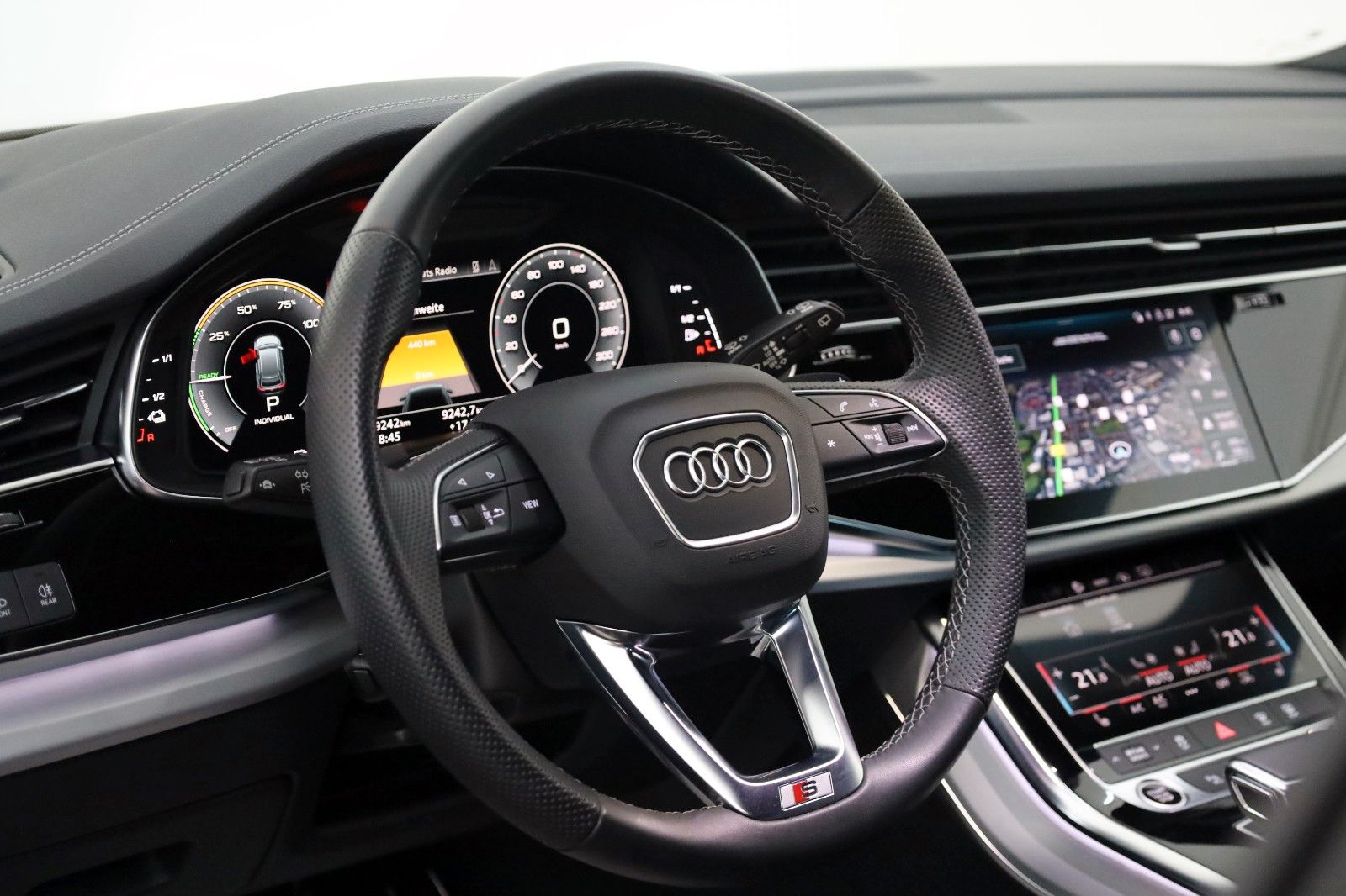 Fahrzeugabbildung Audi Q8 60 TFSI e quattro,S Line,Matrix, CarPlay, 21"
