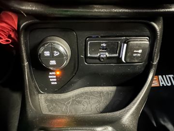 MYAUTOCENTER – Gebraucht- und Jahreswagen mit Werkstattservice in Pfaffenhofen Jeep Renegade Limited 4WD *2. Hand*Klima*Kamera*Navi*