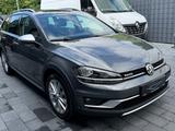 Volkswagen Golf VII Variant Alltrack  4Motion DSG ACC AHK - Volkswagen Golf mit Diesel-Antrieb: Kombi, Motion
