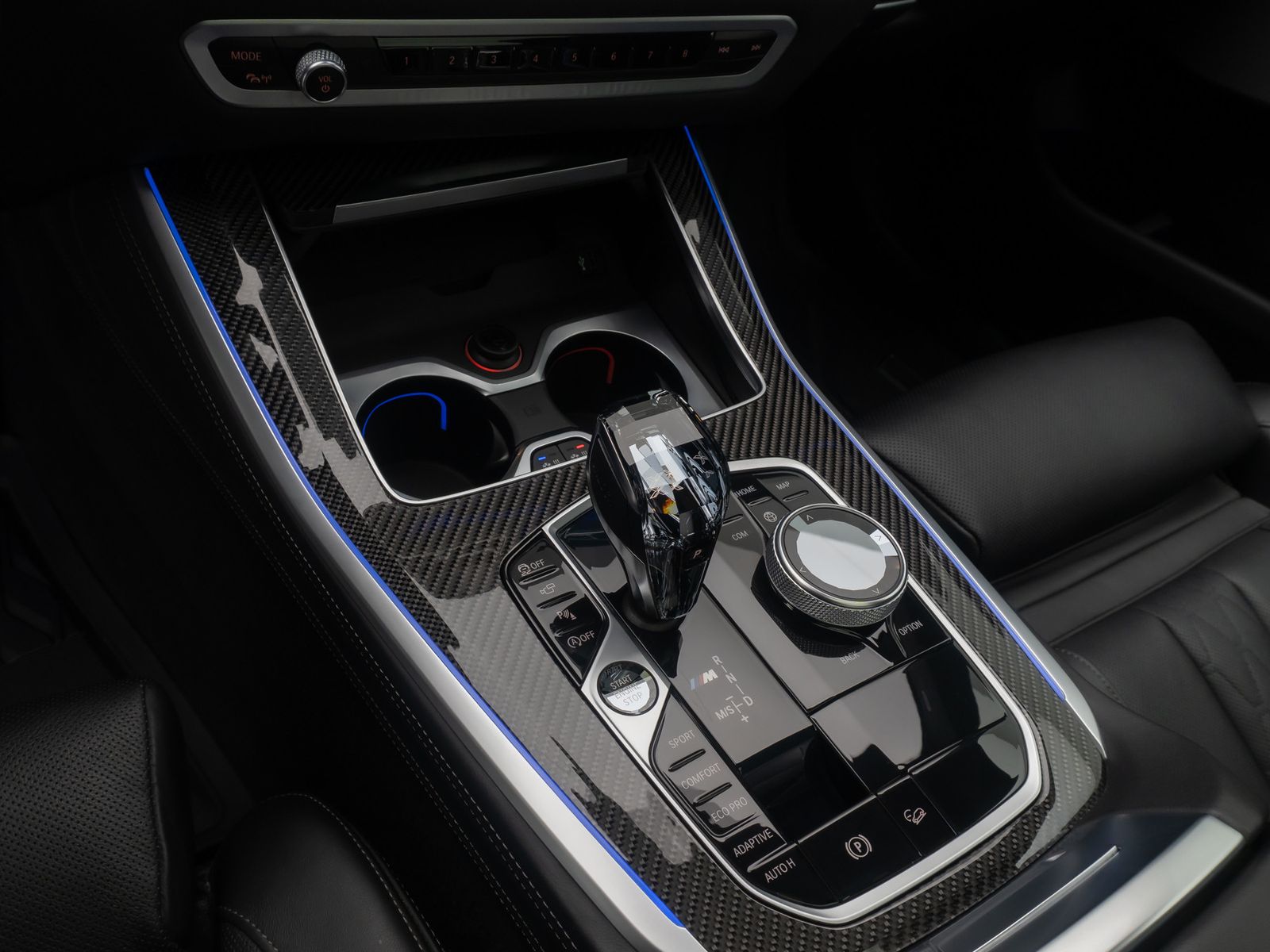 Fahrzeugabbildung BMW X5 M50i 360&deg; HUD Laser SoftCl DispKey Panorama