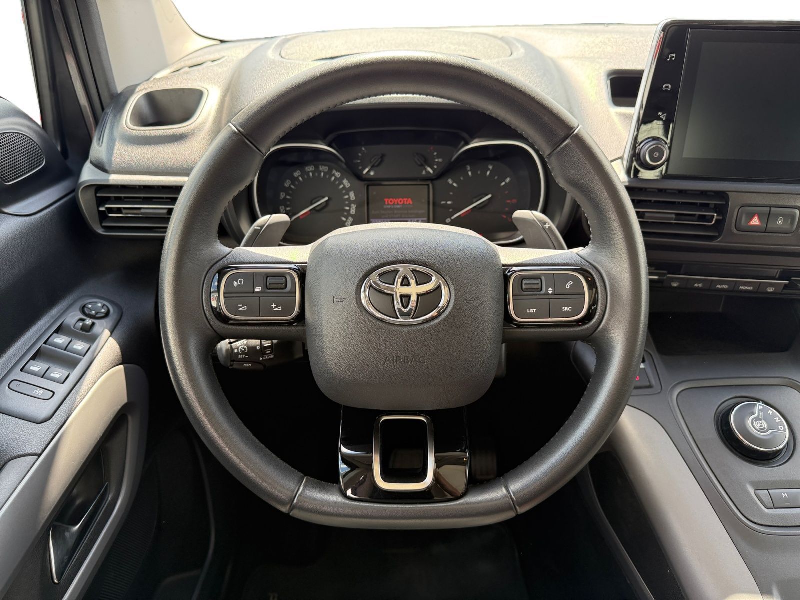 Fahrzeugabbildung Toyota Proace City Verso 1.5 D-4D L1 Executive S/S PANO