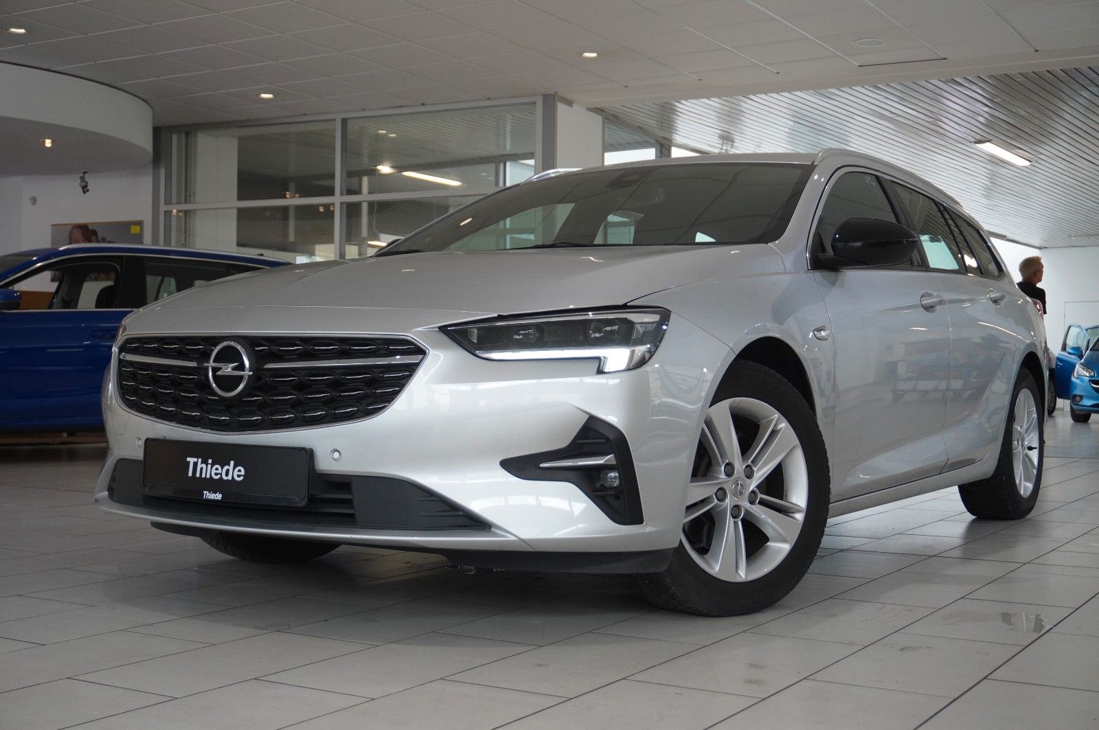 Fahrzeugabbildung Opel Insignia B ST 2.0T ELEGANCE NAVI/LED/VIRT./DAB+