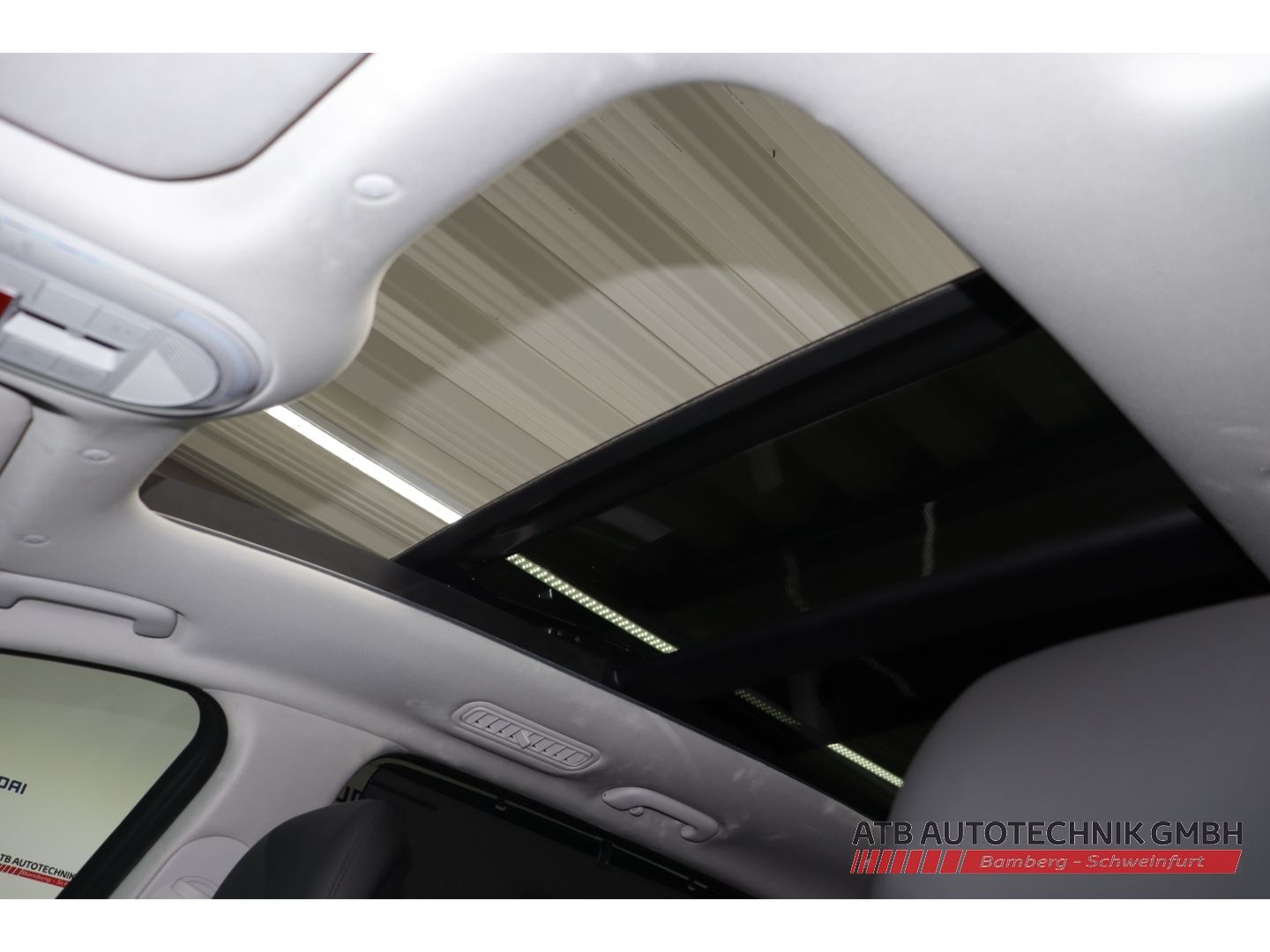 Fahrzeugabbildung Hyundai IONIQ 9 6-Sitzer MY26 UNIQ 110 kWh 307 PS PANO-D