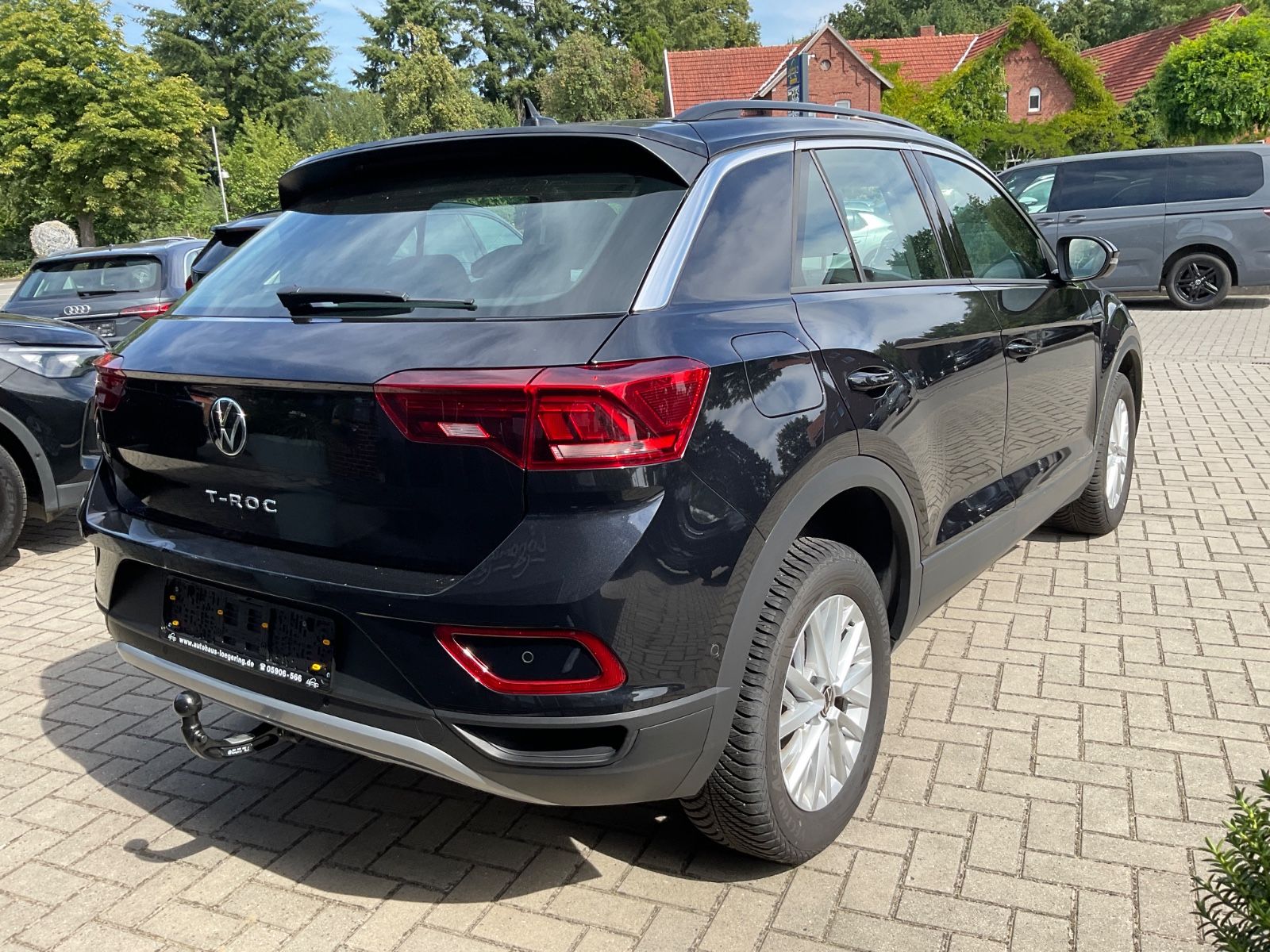 Fahrzeugabbildung Volkswagen T-Roc 1.5 TSI DSG Life,LED,AHK,Navi