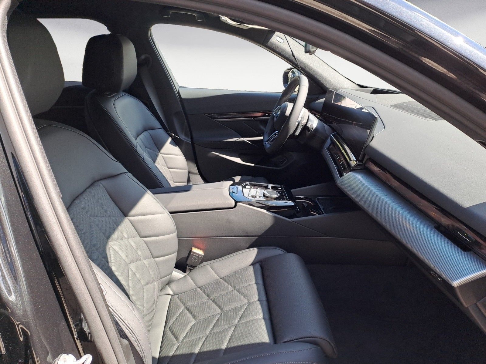 BMW 520d Limousine AHK Standheizung M-Sport Travel foto 10