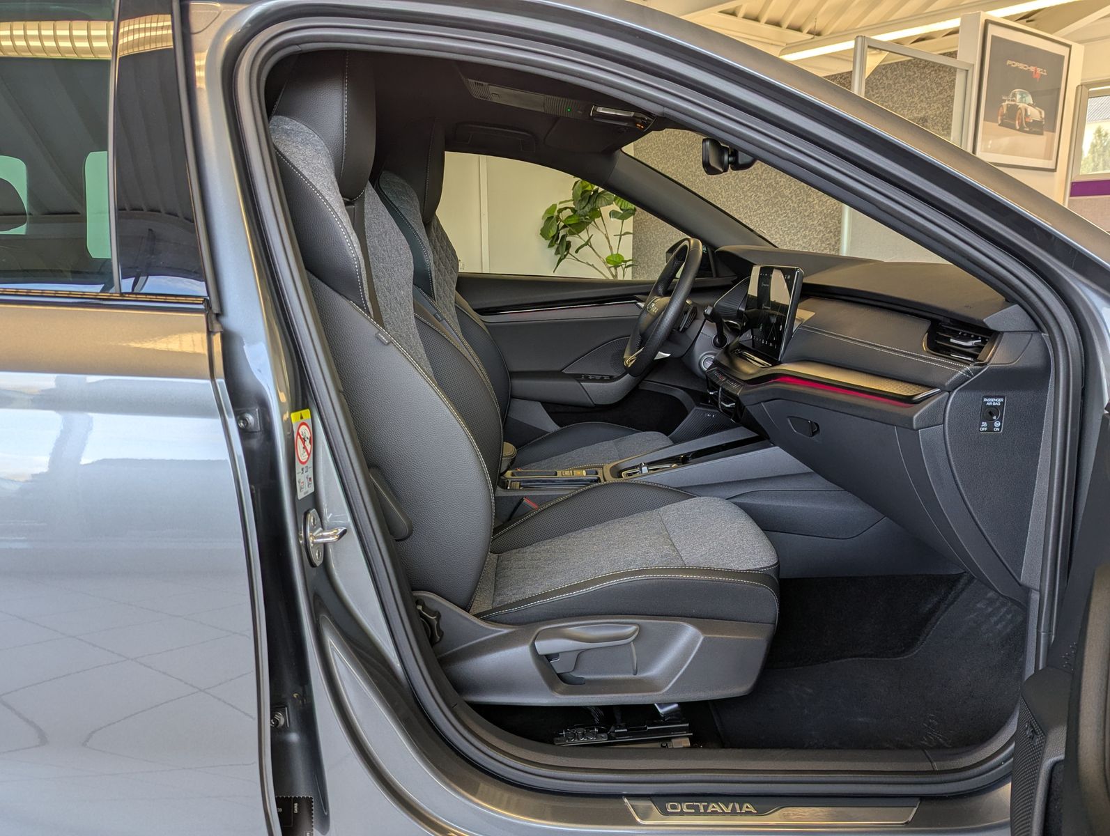 SKODA Octavia 2.0 TDI Sportline Matix Canton AHK 5J-Ga - Image 14