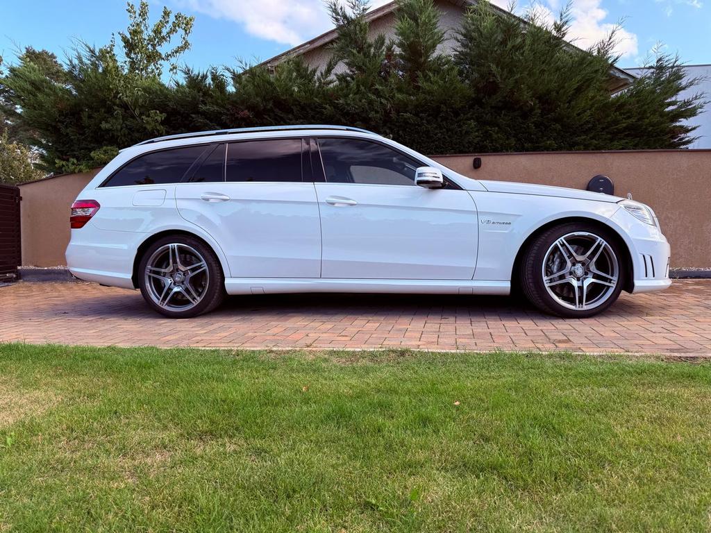 Mercedes-Benz E 63 AMG
