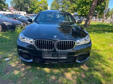 BMW 750 - 4