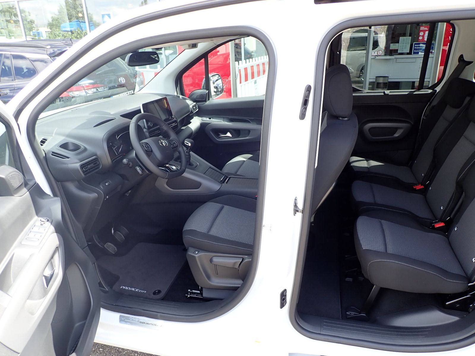 Fahrzeugabbildung Toyota PROACE CITY Verso Team D