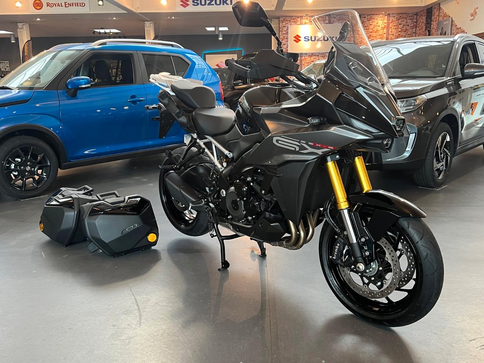 Suzuki GSX S 1000 GX Travel