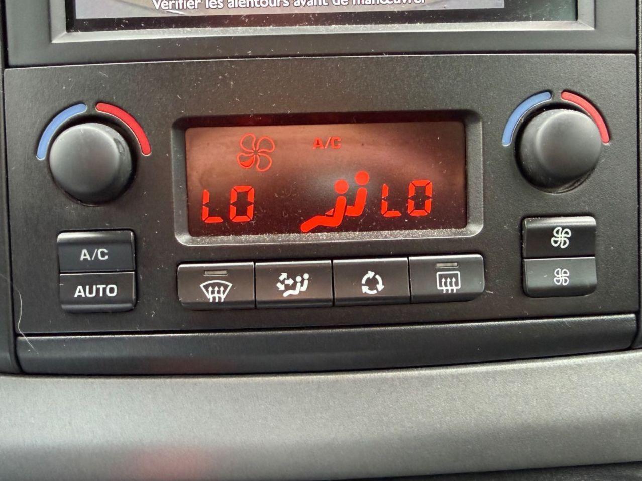 Citroën BERLINGO MULTISPACE FEEL*NAVI*PDC*R-KAMERA*