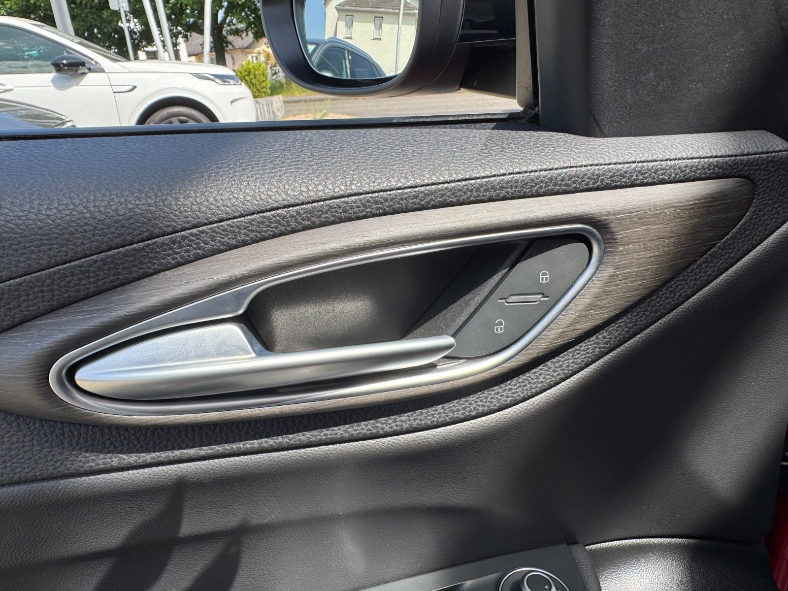 Fahrzeugabbildung Alfa Romeo Giulia Ti Q4/MEMORY/ACC/NAVI/KAMERA/LEDER/