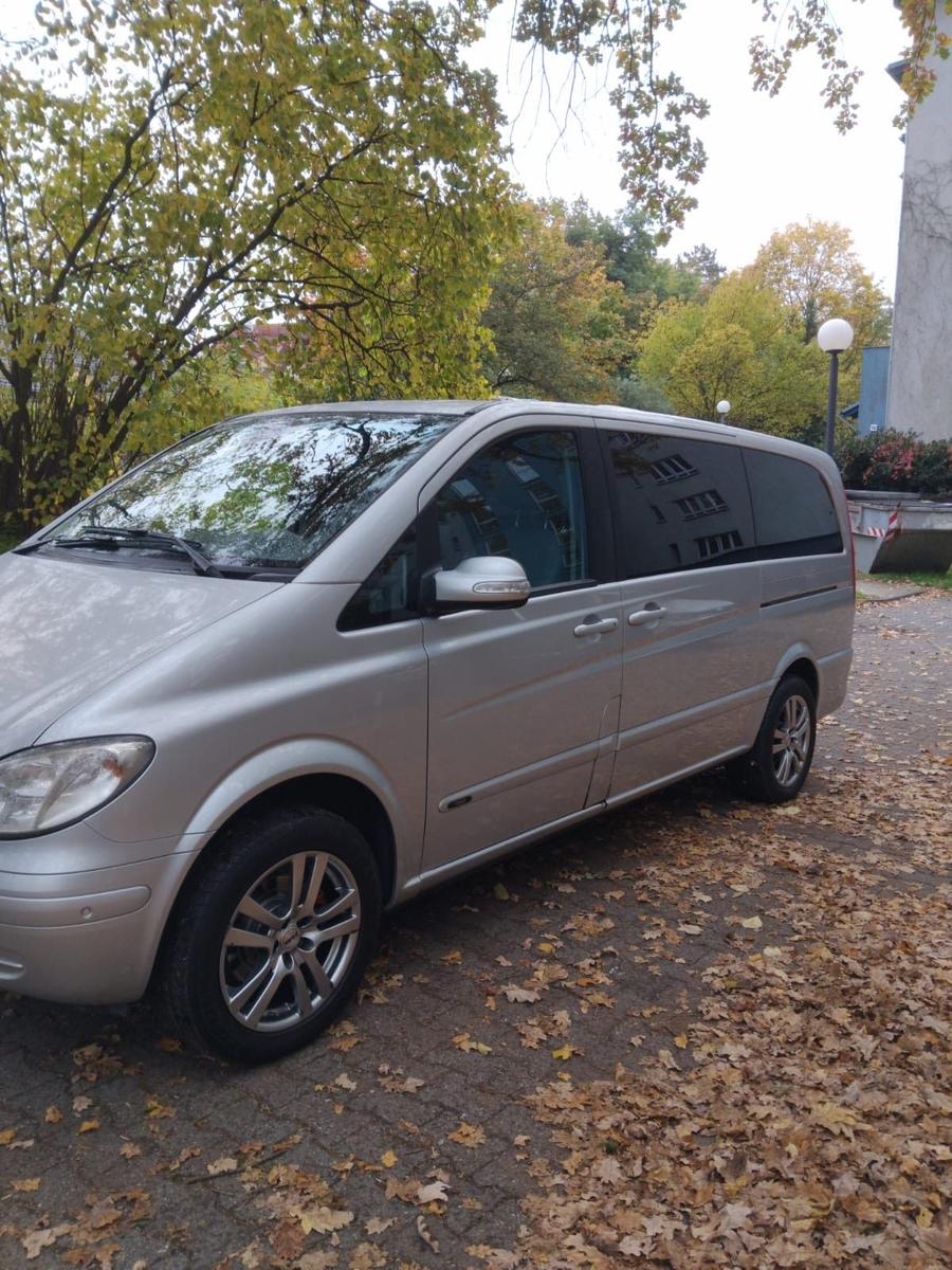 Mercedes-Benz Viano 2006 — rear view
