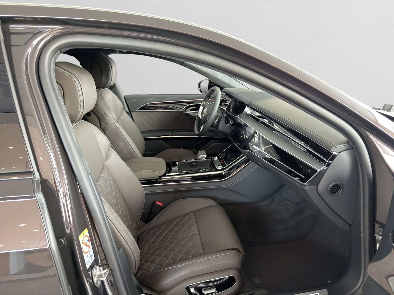 Audi A8 - Bild 6