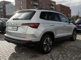 Skoda KAROQ TOUR 2.0 TDI DSG 4X4 AHK Kam. Navi Pano LM - Skoda Karoq: Tour