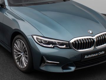 Fahrzeugabbildung BMW 320d Luxury Line Kamera HUD DAB HiFi Komfort LED