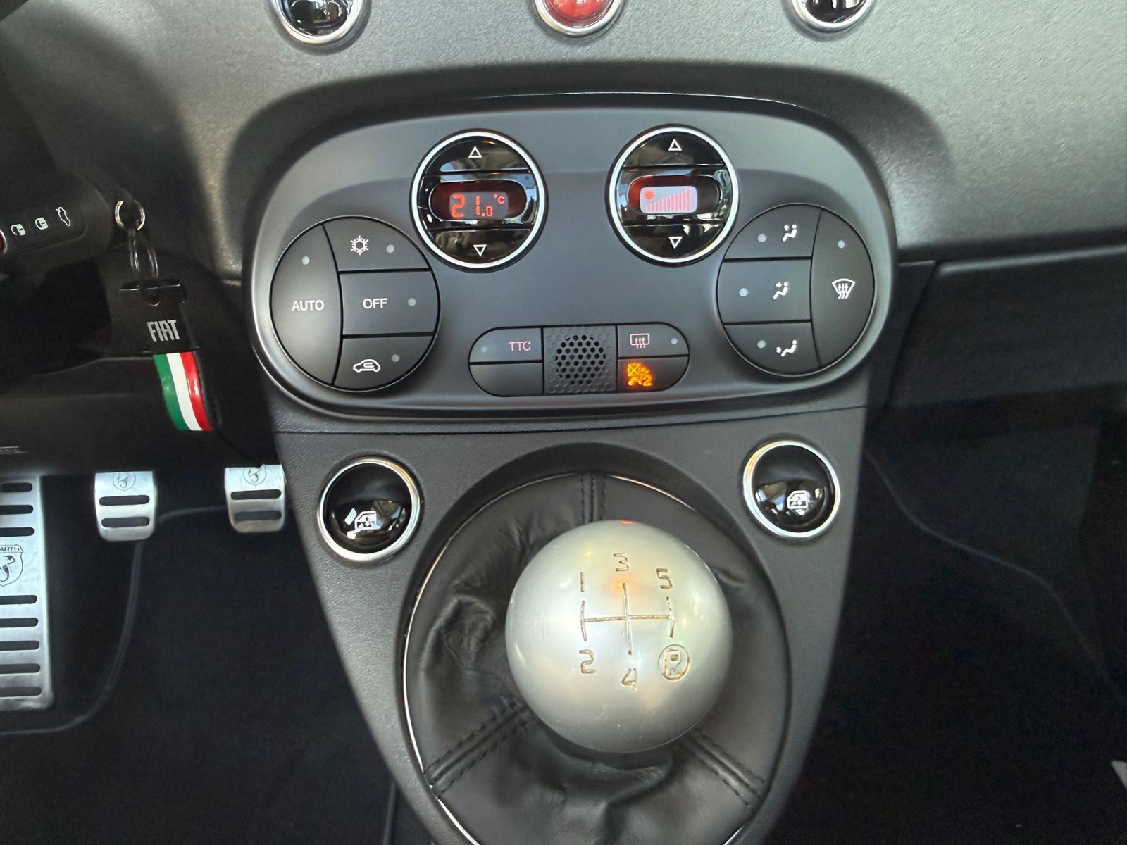 Fahrzeugabbildung Abarth 595C Cabrio Competizione KLIMA NAV PDC Beats