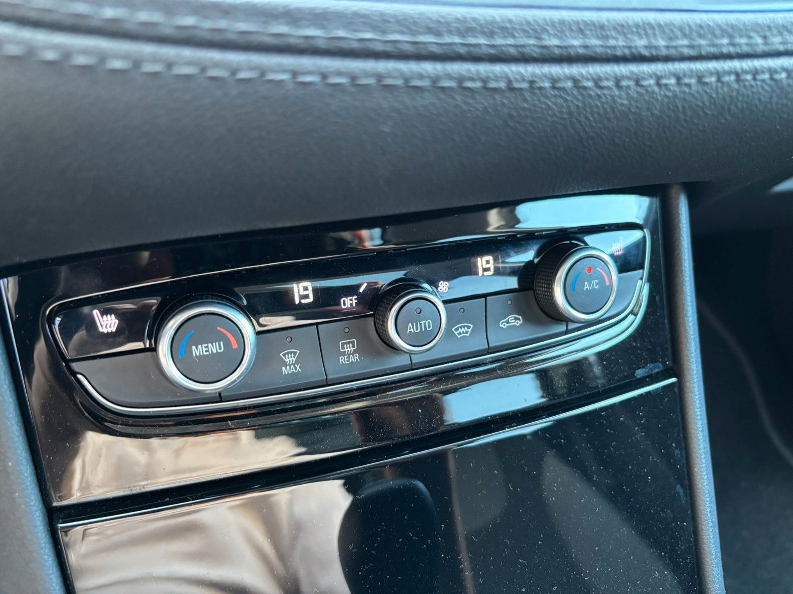 Fahrzeugabbildung Opel Grandland 1.2 INNOVATION LED/KAMERA/18"ALU/ALLWE