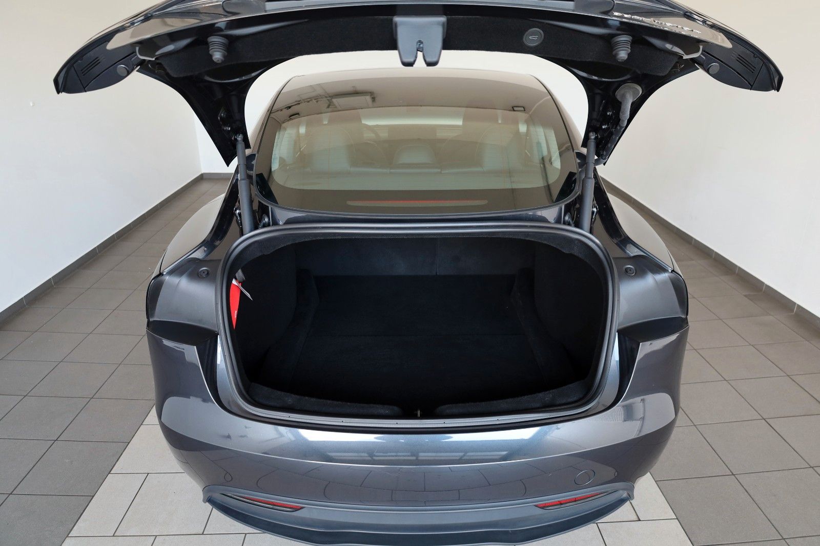 Fahrzeugabbildung Tesla Model 3 Long Range Dual AWD,Navi,Kamera,Panorama