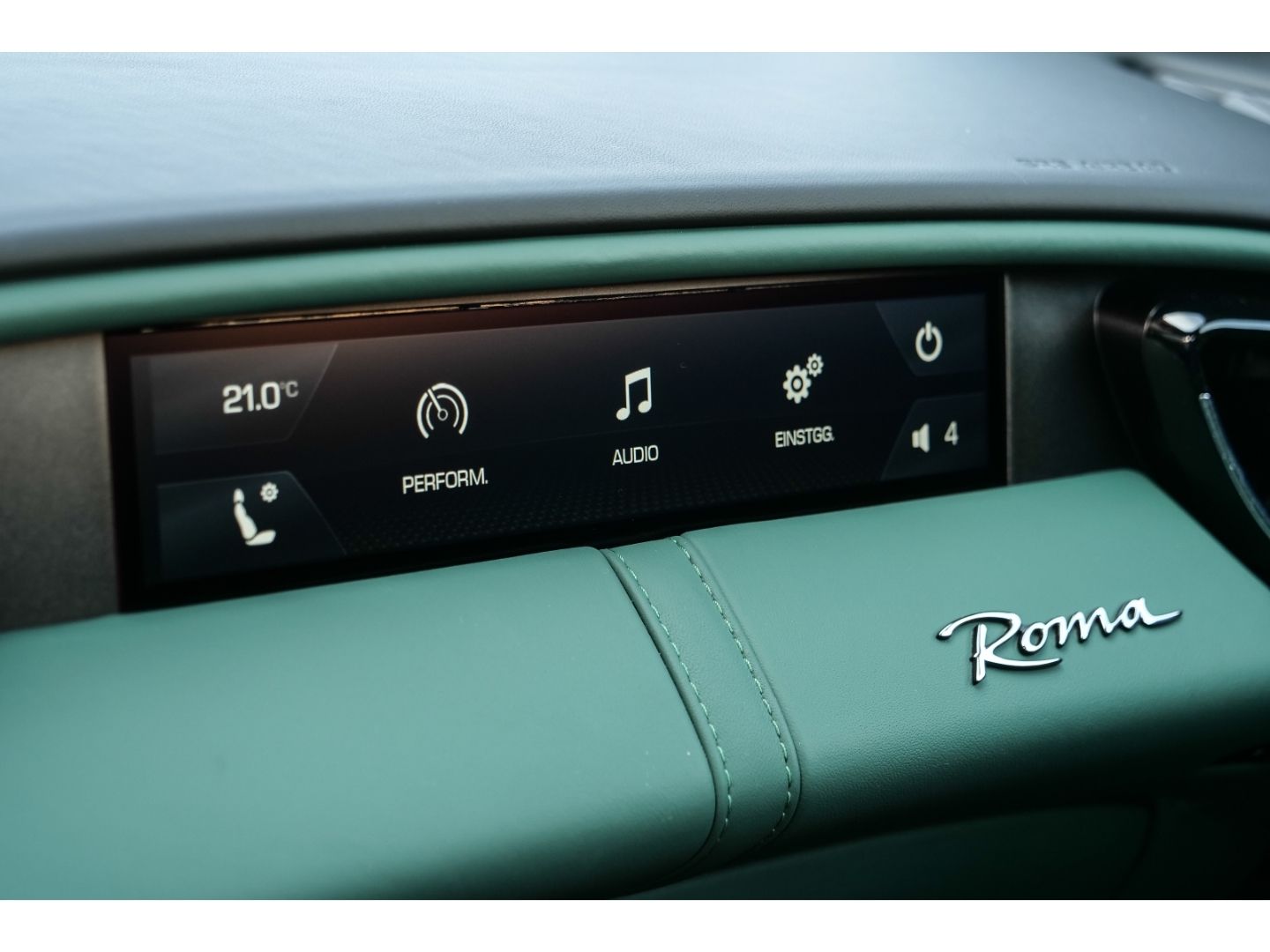 Ferrari Roma *MagneRide*CarPlay*Daytona-Design*Passenger foto 23
