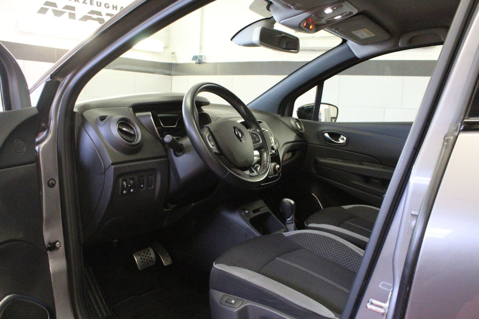 Fahrzeugabbildung Renault Captur TCe 150 EDC GPF Bose Edition