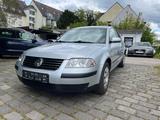 Volkswagen Passat Lim. Basis 1.6/Klimaanlage/Euro4 - gebrauchte VW Passat aus dem Jahr 2001
