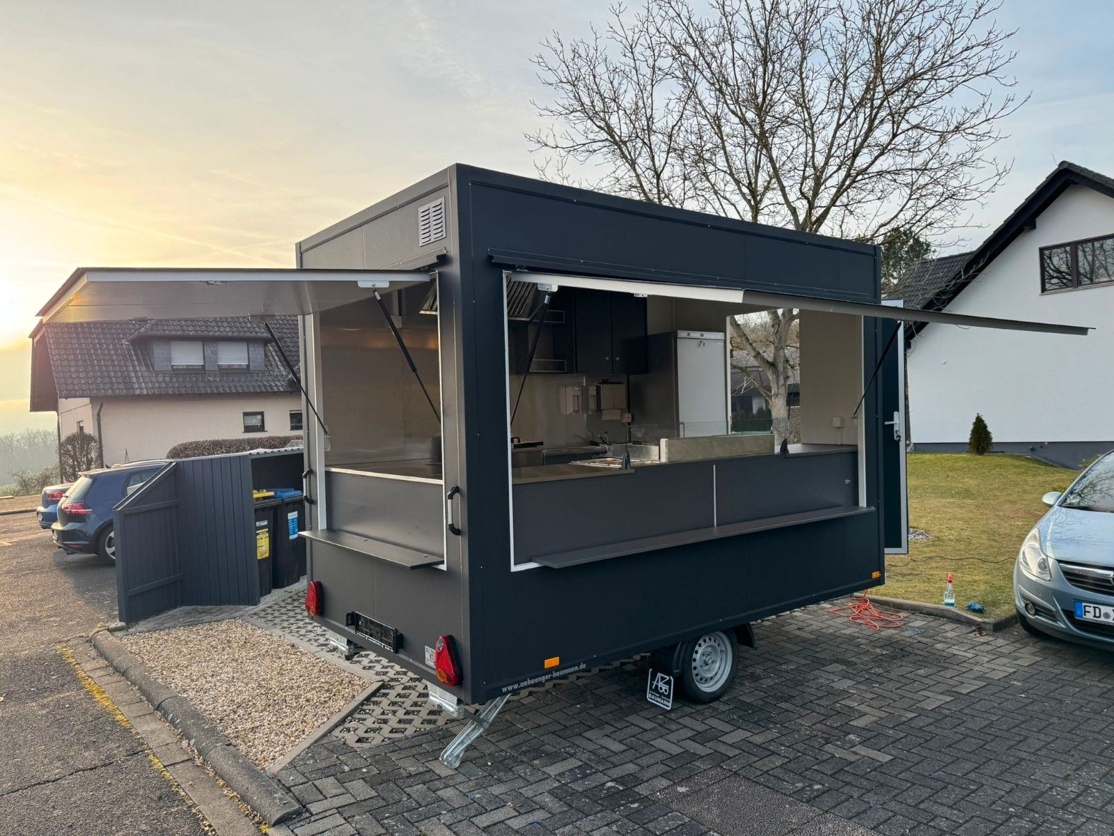 Fahrzeugabbildung Andere Foody *Imbissanhänger Grillanhänger Imbisswagen