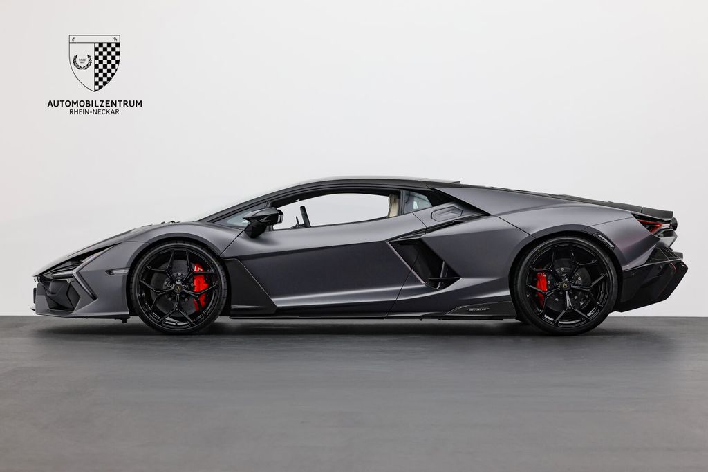 LAMBORGHINI Revuelto 2025