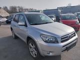 Toyota RAV4,Diesel 2,2 Mit TÜV - Toyota RAV 4 in Duisburg