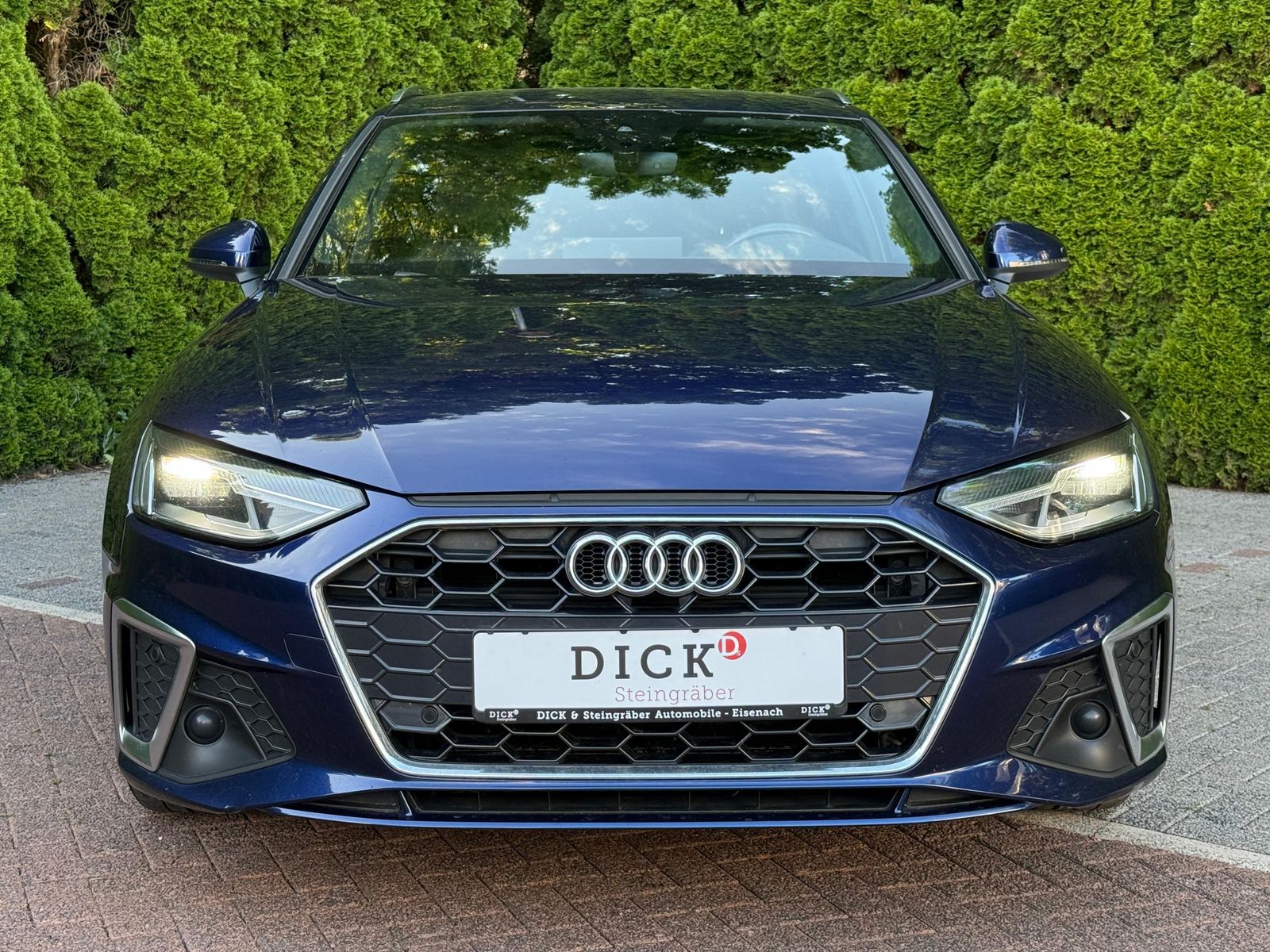 Fahrzeugabbildung Audi A4 Avant 40 TDI S-tr. S Line LED+NAV+KAM+SHZ+MFL
