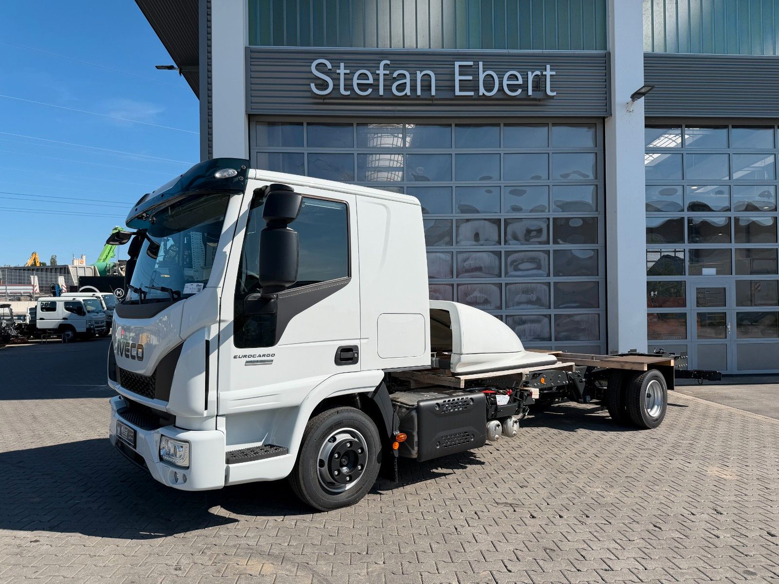 Fahrzeugabbildung Iveco Eurocargo ML80E21/P L-Haus AHK Standheizung