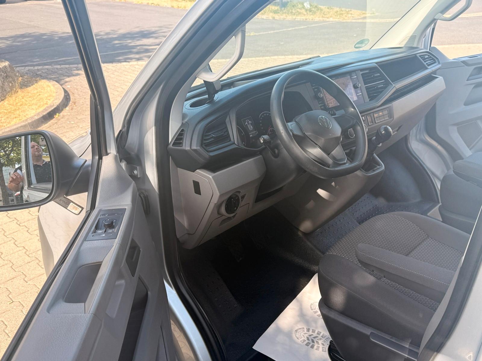 Volkswagen T6.1 2.0 TDI Transporter Kasten FWD*GR.NAVI*PDC*