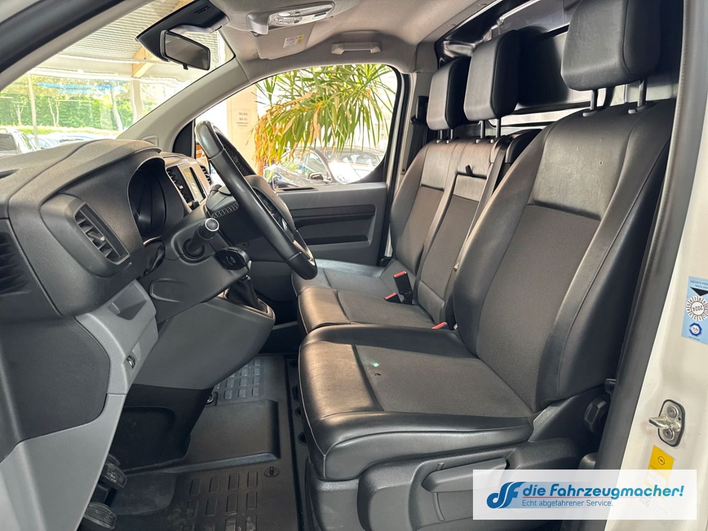 Fahrzeugabbildung Opel Vivaro Kasten Edition L 2.0 D EU6d-T Apple CarPl