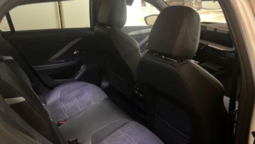 Fotografie 12 des Opel Astra Sports Tourer 1.2 Turbo AT Ultimate