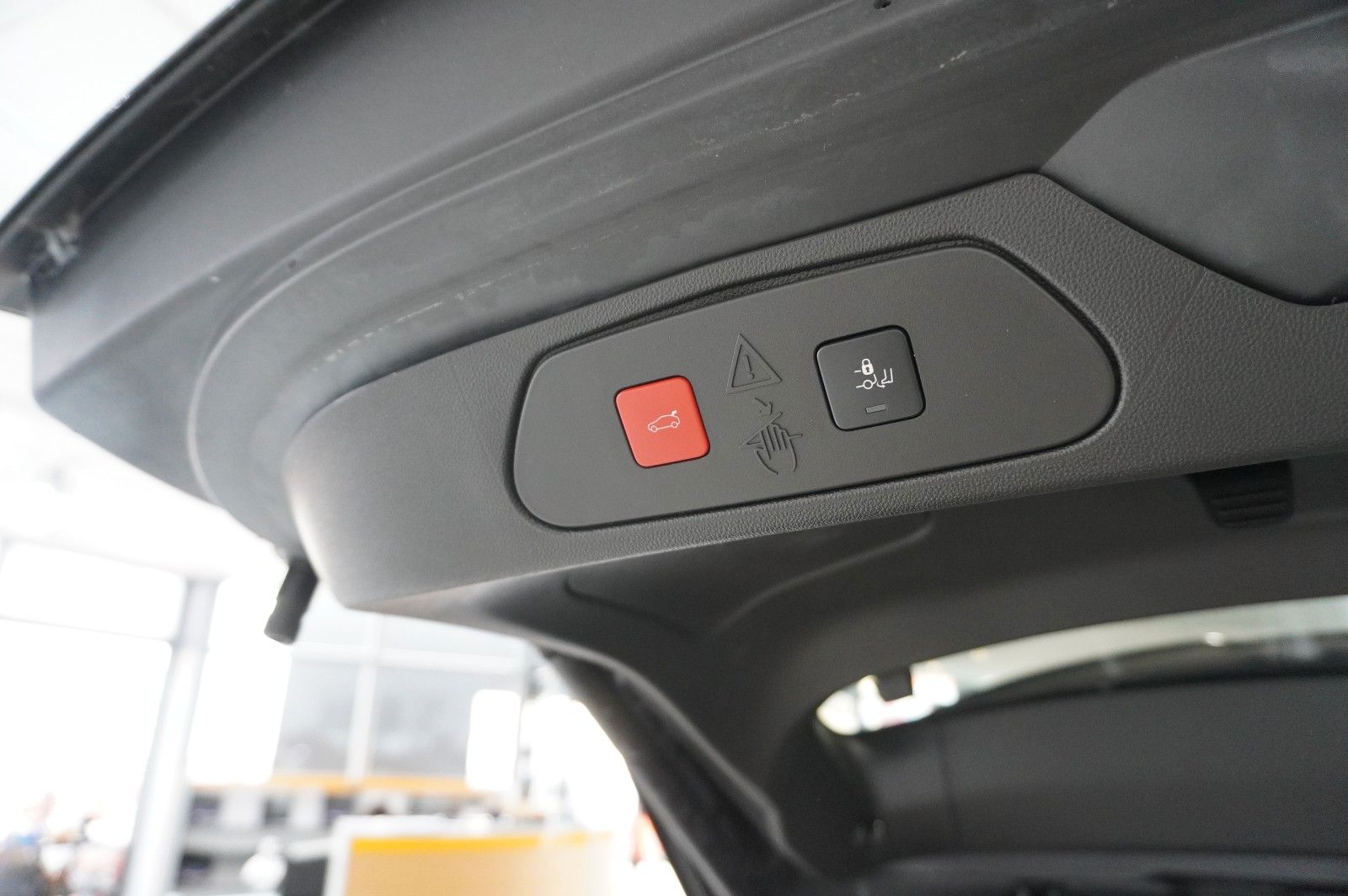 Fahrzeugabbildung Opel Grandland (X) 1.6T GSe HYBRID 4X4 NAVI/LED/SPORT