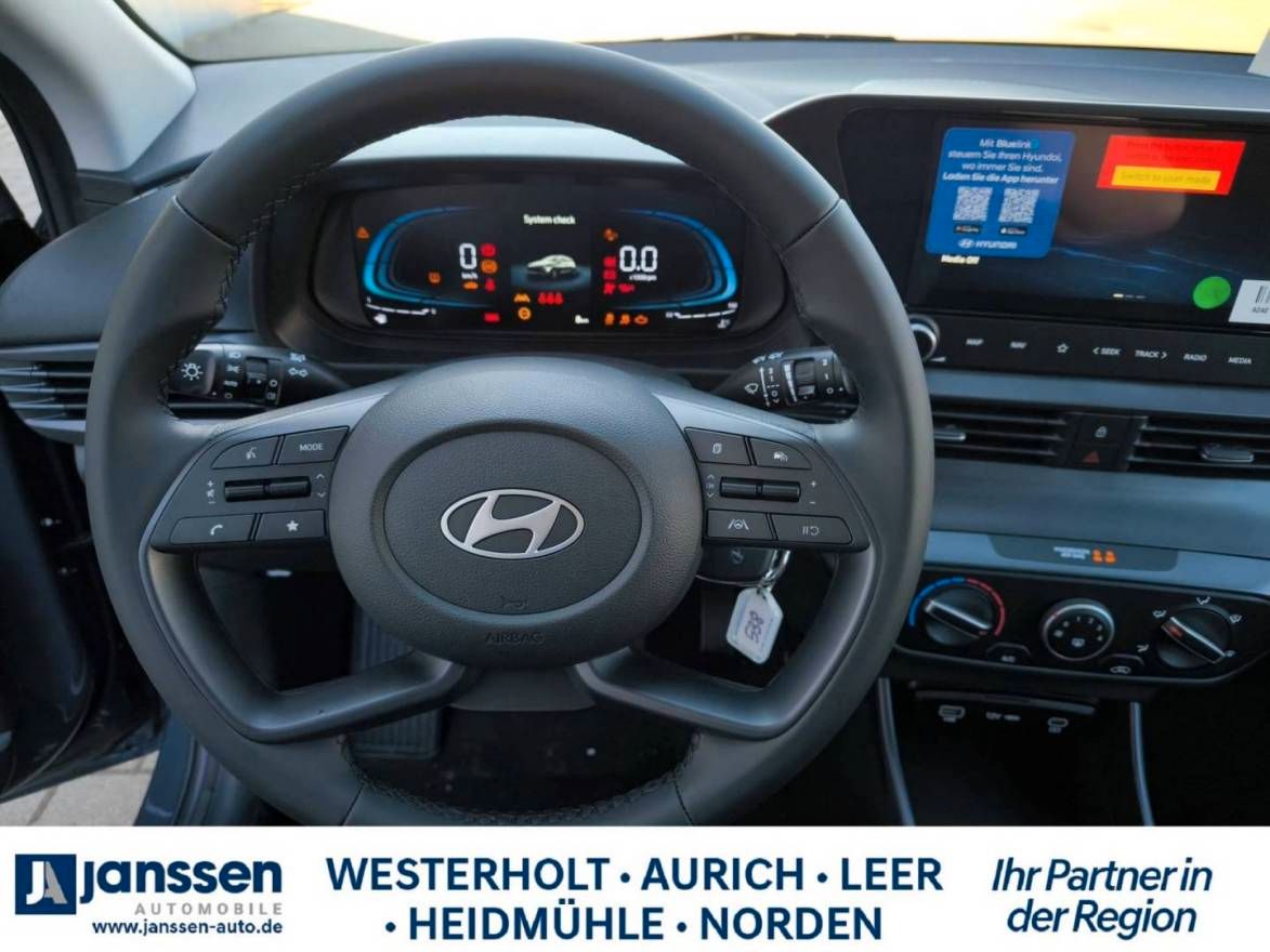 Fahrzeugabbildung Hyundai i20  Select, Funktionspaket/PDC hinten/Navi/Rück