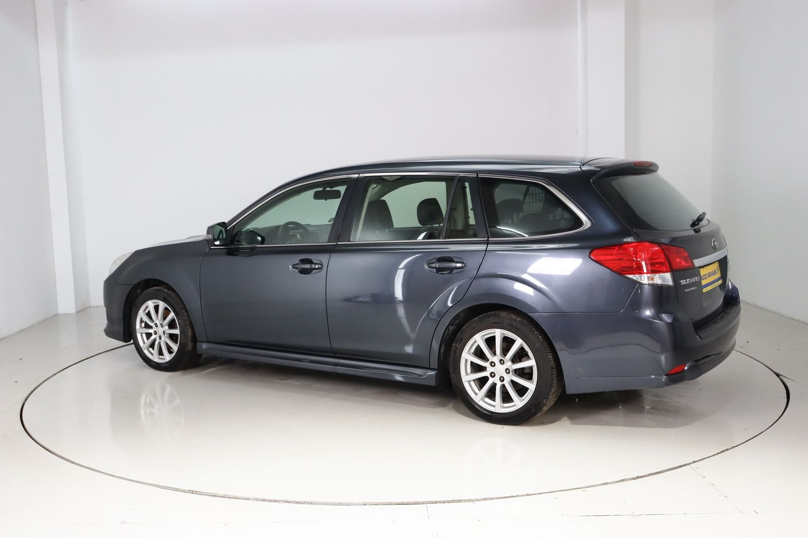Fahrzeugabbildung Subaru Legacy Kombi 2.0D Outback Comfort Navigation