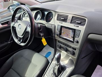 Volkswagen Golf - 8
