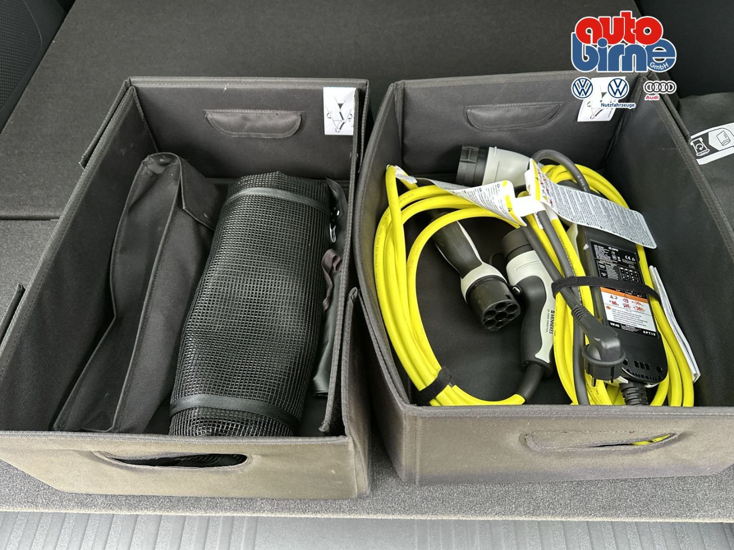 ID. Buzz Pro LR HUD AHK-klappbar Panorama Navi S