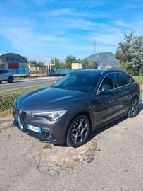 Alfa-Romeo Stelvio - 1
