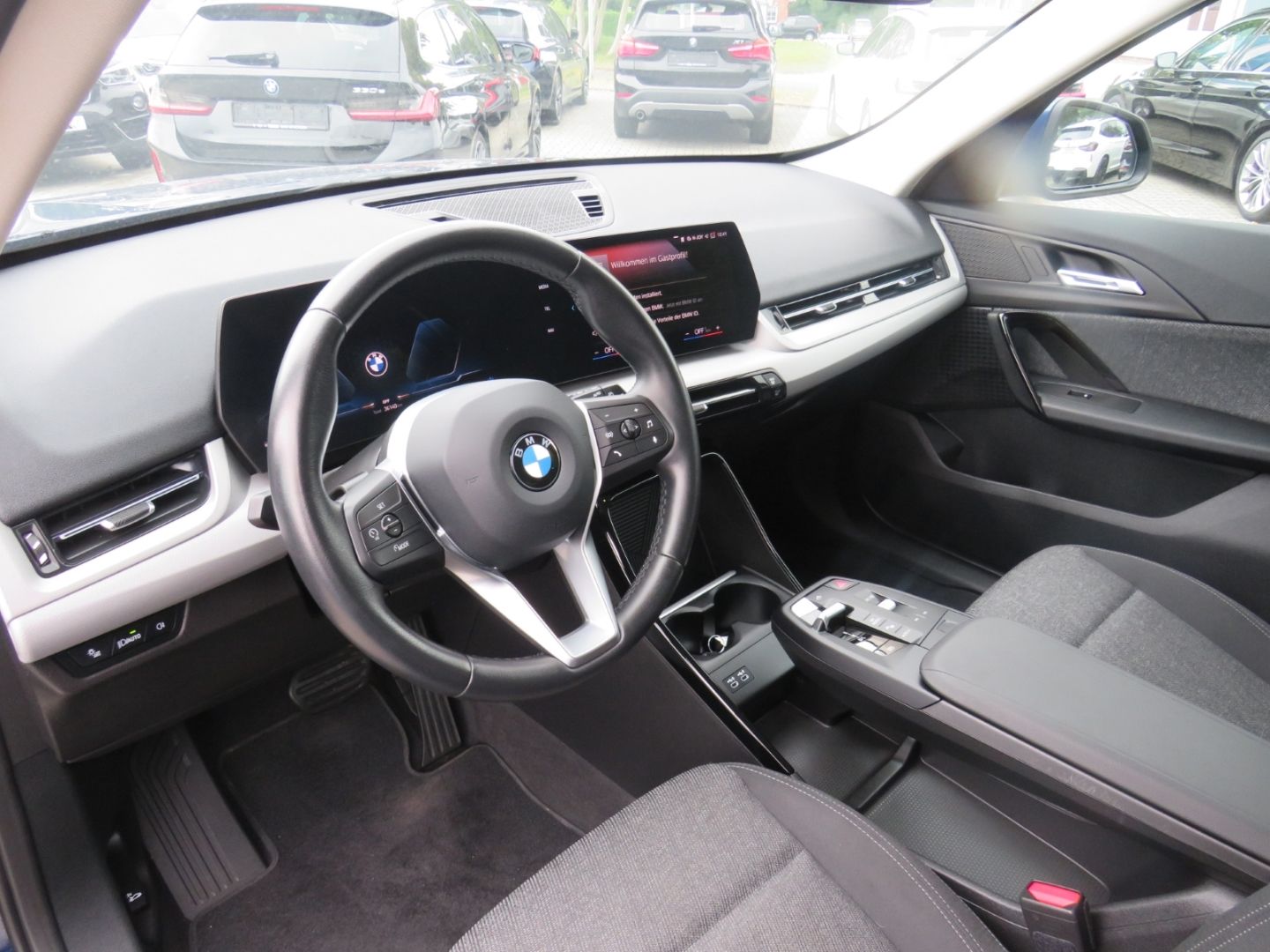 BMW X1 sDrive 20 i AHK RFK LED SHZ Carplay foto 5