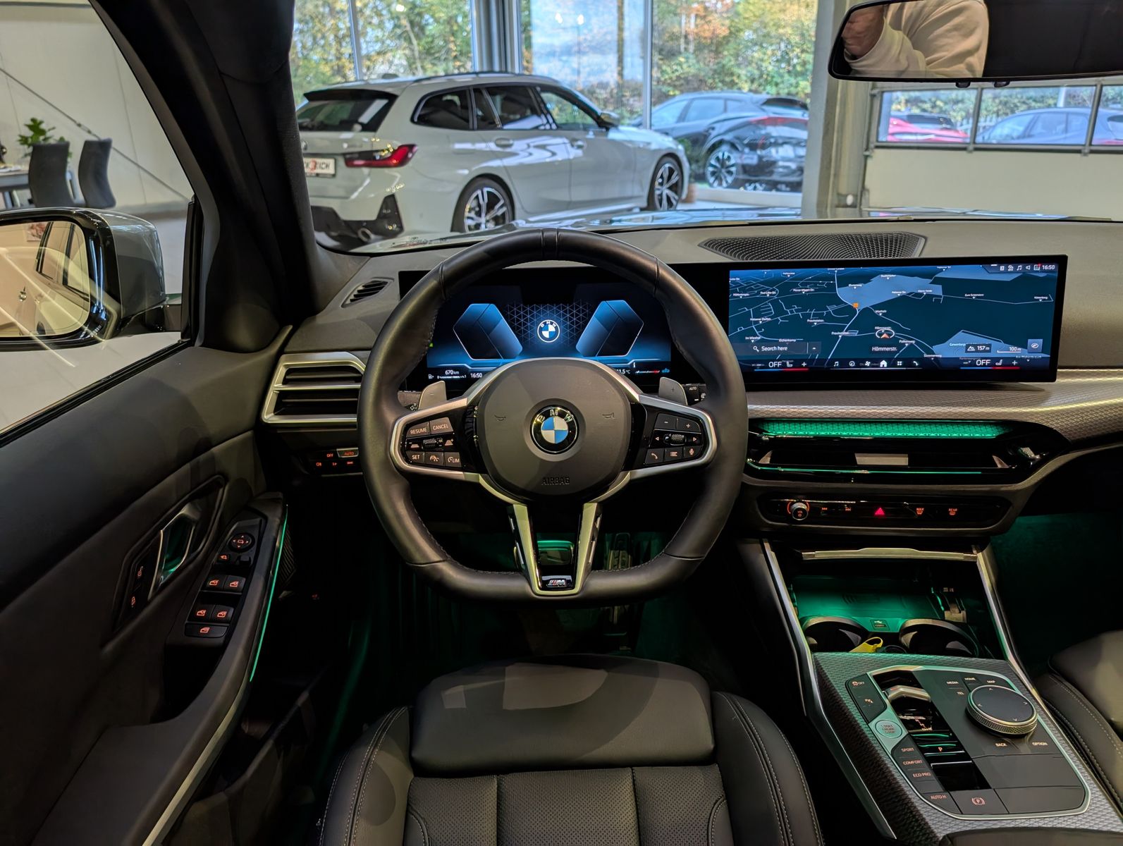 Fahrzeugabbildung BMW 320 d M-Sport Ad-LED ACC Comfort Kamera Pano AHK