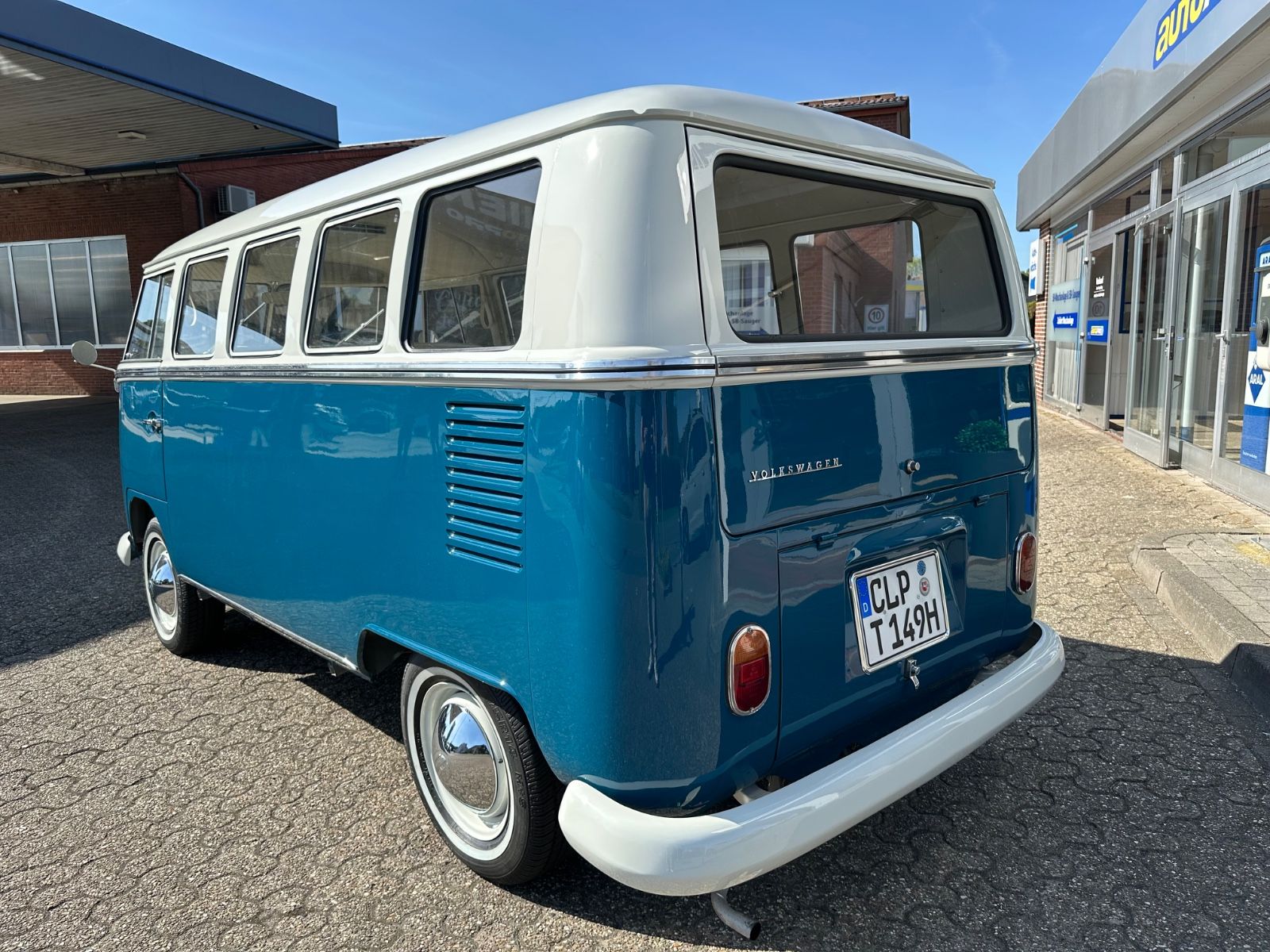 Fahrzeugabbildung Volkswagen T1 Bus 13-Fenster-Ausführung  Modelljahr 1966