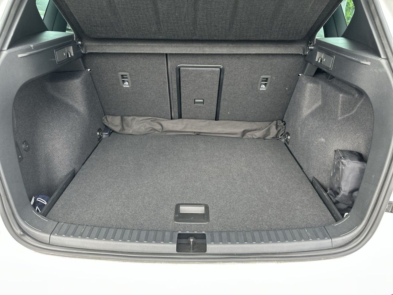 Fahrzeugabbildung CUPRA Ateca VZ 2.0 TSI 300 PS DSG 4Drive