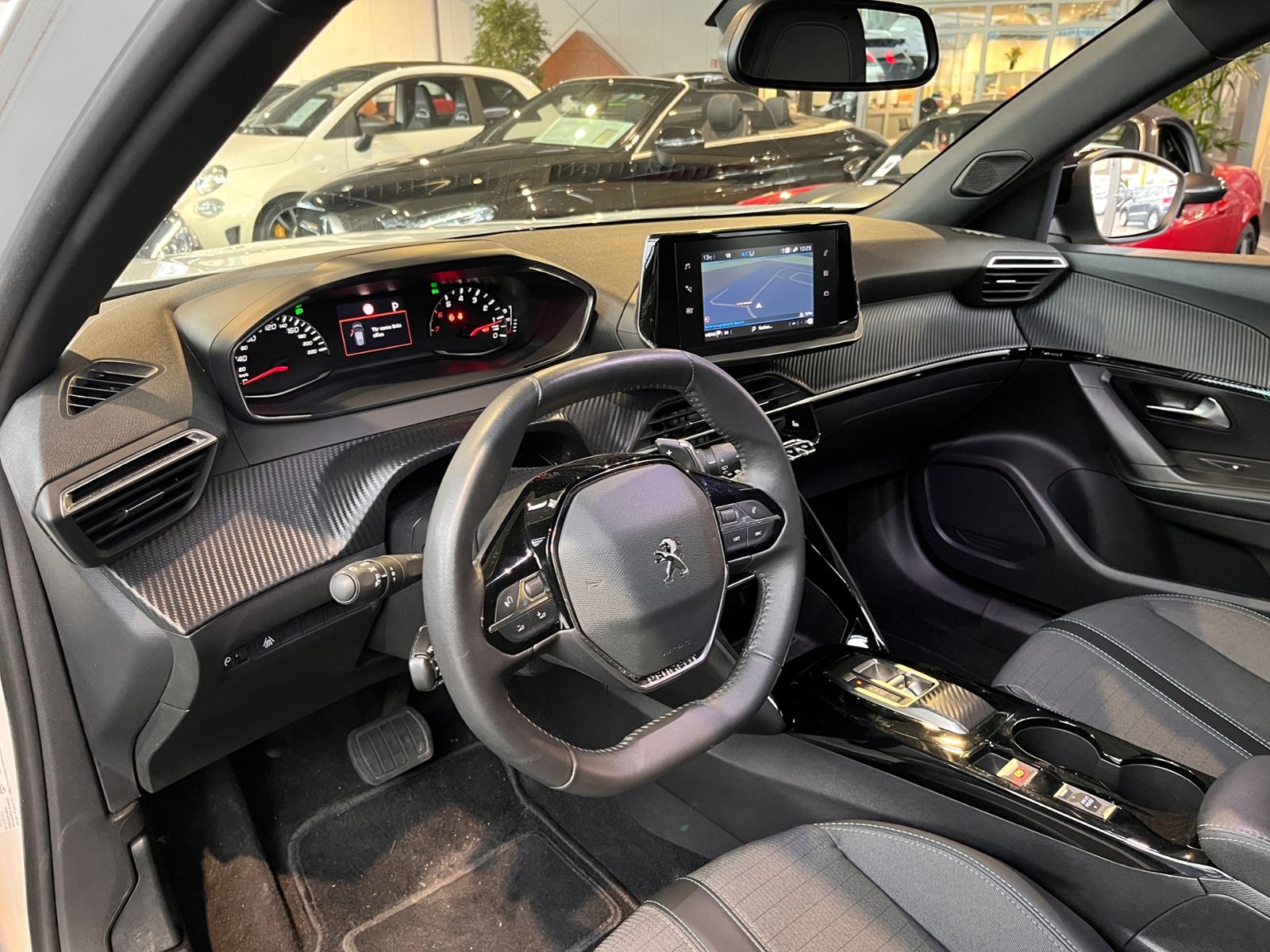 Fahrzeugabbildung Peugeot 2008 Allure LED NAV DAB SHZ PDC ALU