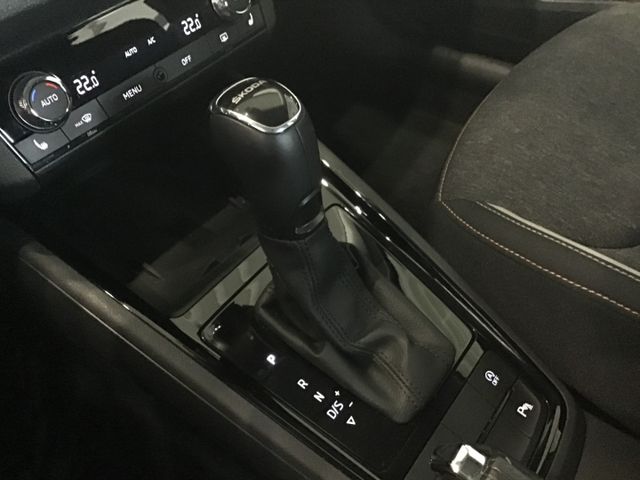 Fahrzeugabbildung Skoda Kamiq Style 1.5 TSI DSG/Kamera/Navi/beh.WSS