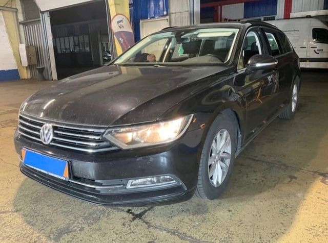 Volkswagen Passat 2.0 TDi AT|Panoram|Abtemp|AHK|Massage|RFK