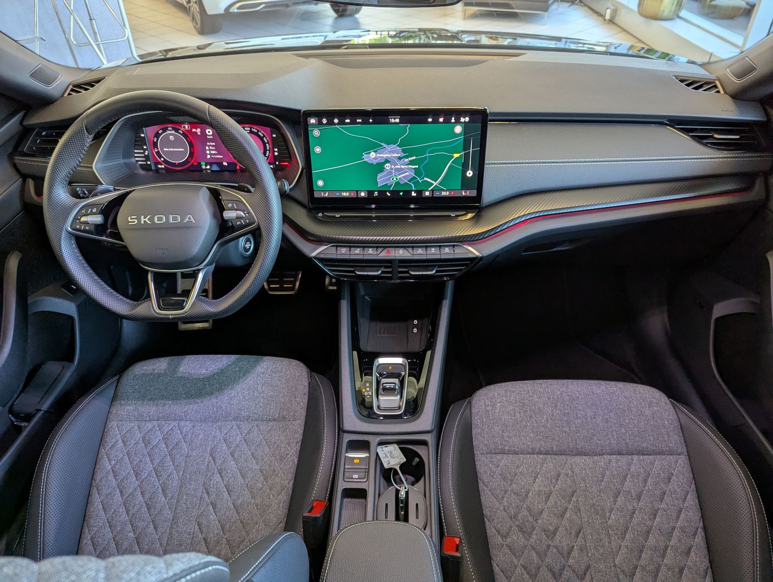 Fahrzeugabbildung SKODA Octavia 2.0 TDI Sportline Canton Matrix Pano 5J