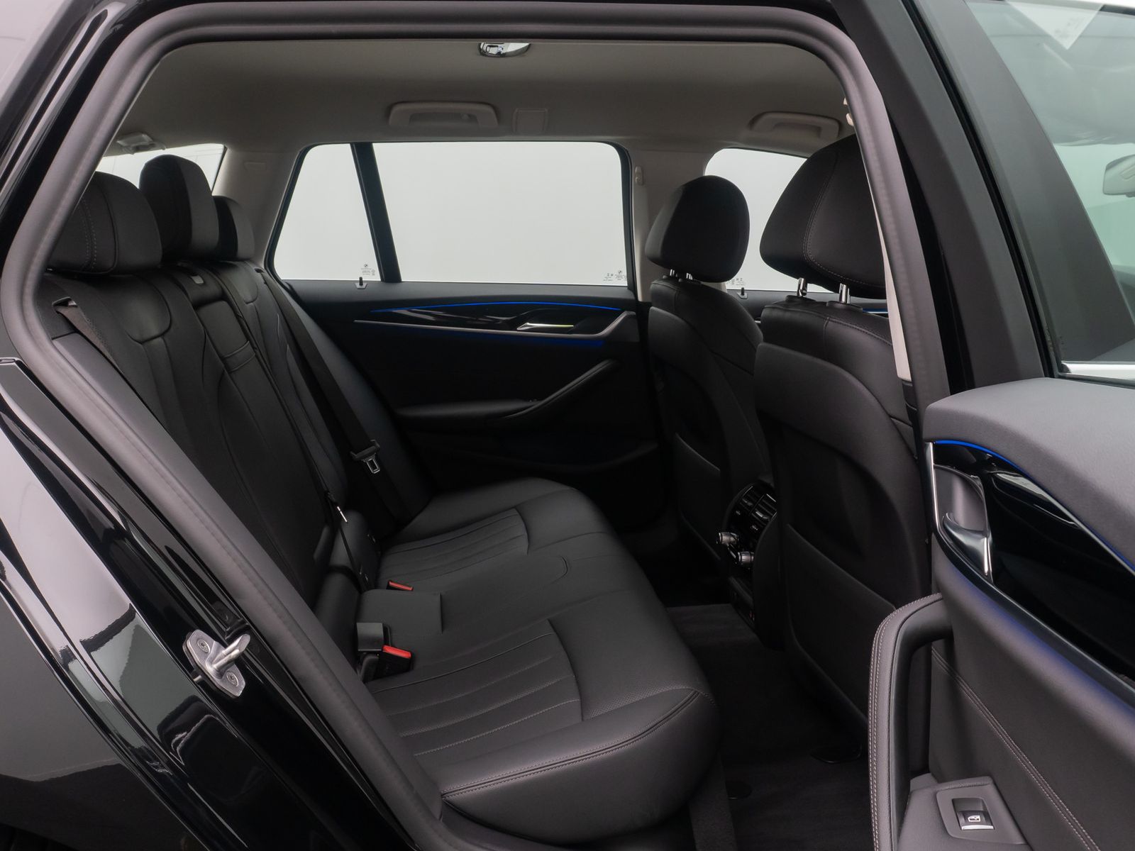 Fahrzeugabbildung BMW 520d xD Sportsitz AHK Alarm DAB Kamera 4xKlima